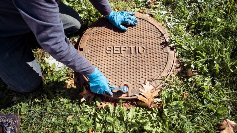 Septic Tank Problems: The Common Signs and The Solutions