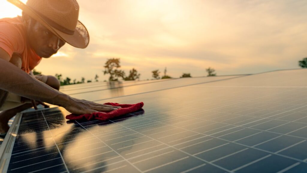Comparing Dry and Wet Cleaning Methods for Solar Panels Which is Better?